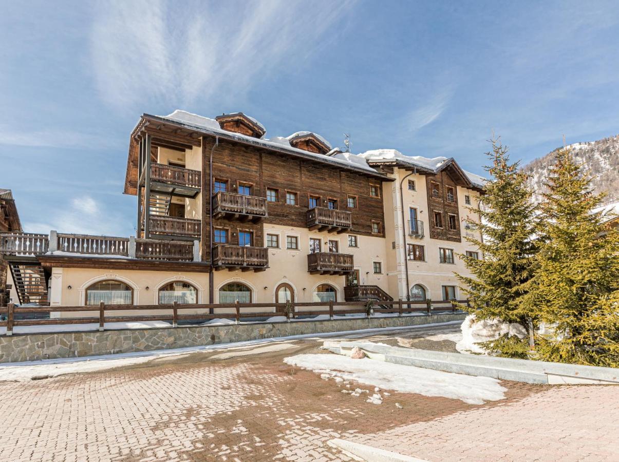 Hotel La Pastorella Livigno Exterior foto